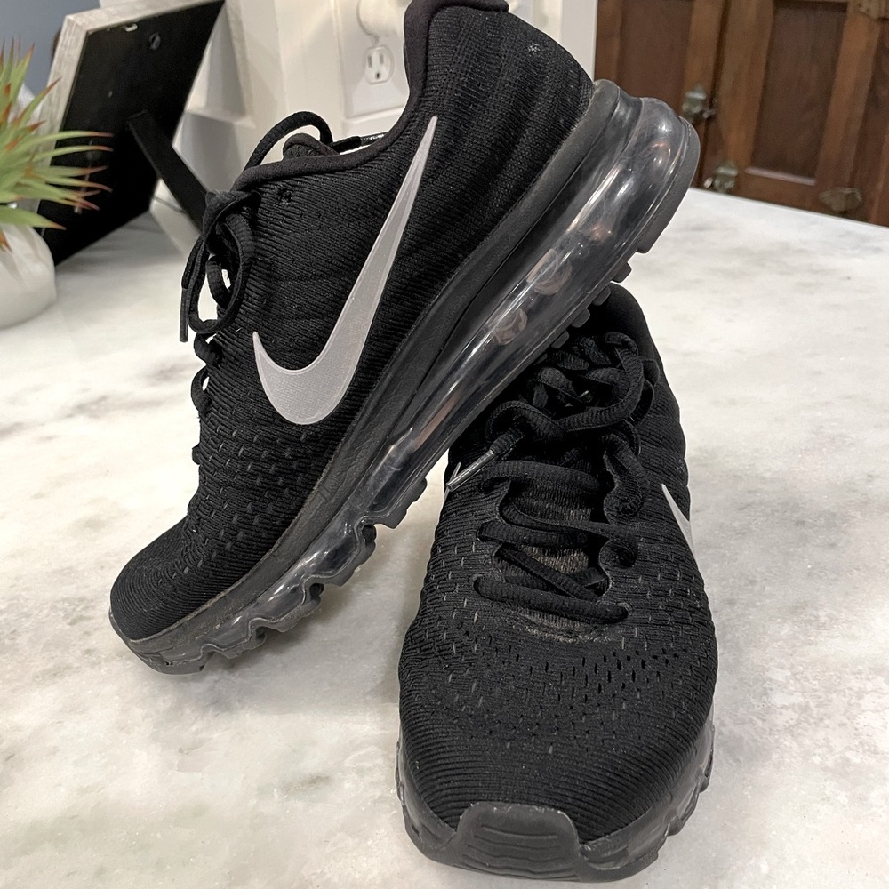 Nike Air Max, Black, Size 8.5